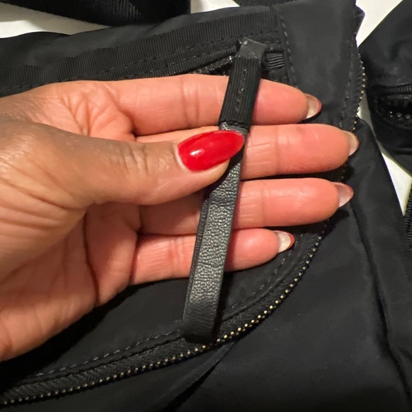 Lululemon - Picture 3 of 4